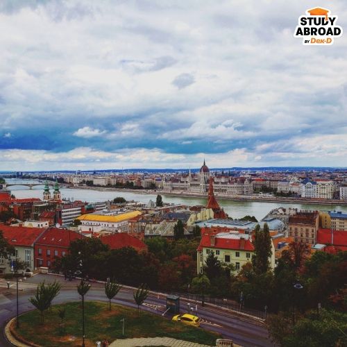 Cr. ‘พี่ไม’ รวิชญ์ บุตรดี