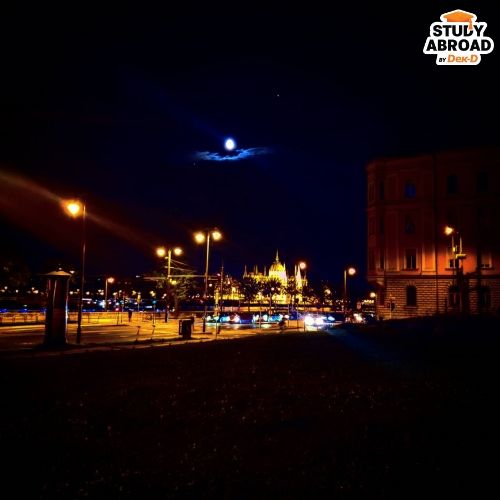 Cr. ‘พี่ไม’ รวิชญ์ บุตรดี