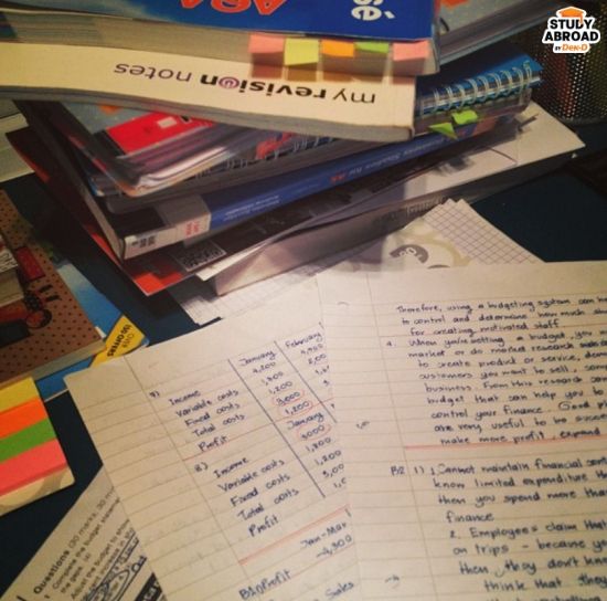 (ช่วงที่มาเรียนตอนแรกๆ ฝึกเขียนภาษาอังกฤษทุกวันเลย)