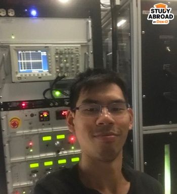 ด้านหลังคือเครื่อง AutoLab 1500