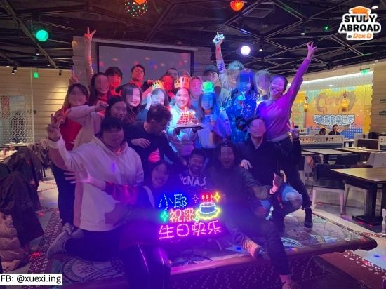 ฉลองวันเกิดพร้อมกับฉลองเรียนจบ ป.โท เทอมหนึ่ง