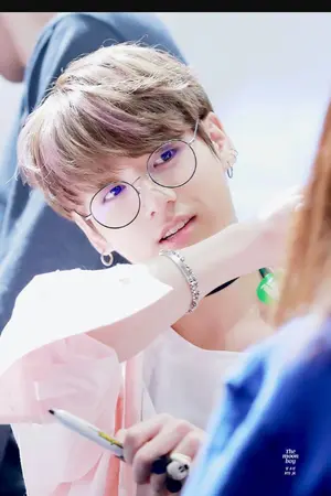 ปกนิยาย รักนะนายกระต่ายยักษ์ (MOKOOK)    ฟิค นายกระต่ายที่รัก