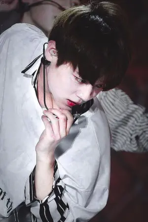 ปกนิยาย [ Wannaone x you ] HURT[Jihoon] Ft.BTS