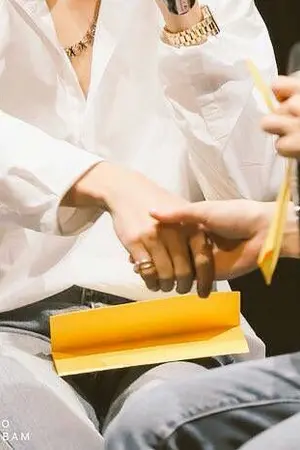 ปกนิยาย STAR AND MOON #ฝากดาวไว้กับจันทร์มบ  {Mark & BamBam}