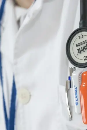 ปกนิยาย คุณหมอขาขอจีบหน่อย!