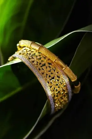 ปกนิยาย เรือนมณีนางคอย