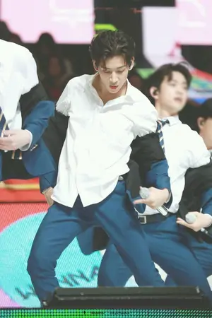 ปกนิยาย โลกกลมจนอยากขยาย...#Markbam