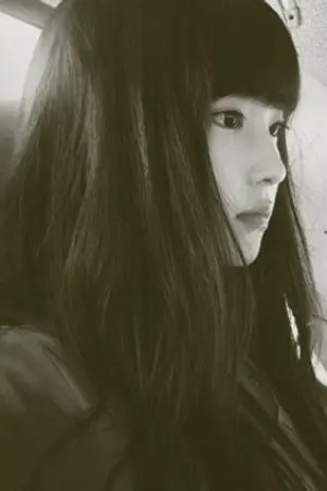 ปกนิยาย ดวงจันทร์ตอนกลางวันพระอาทิตย์ตอนกลางคืน