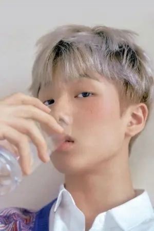 ปกนิยาย ฮู แคร์ [ sungle ]