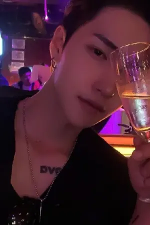 ปกนิยาย (YAOI) หันมารักผมสักนิดได้ไหม