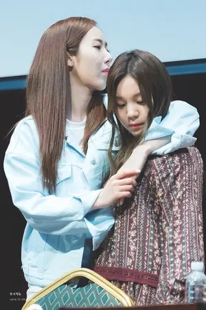 ปกนิยาย [Fanfic:Gfriend] Impossible (yuri:UmB)