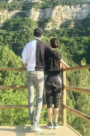 ปกนิยาย นกเงือกอยากกินงู