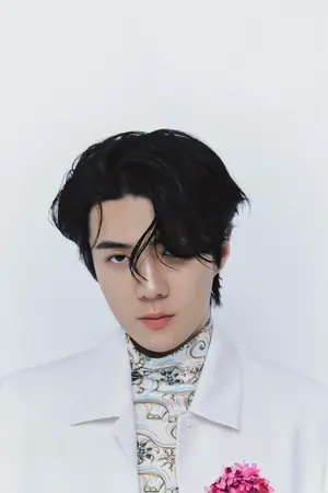 ปกนิยาย QUEEN B. │SEHUN x YOU  (END)