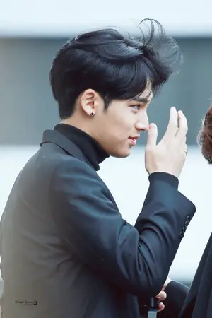 ปกนิยาย คุมถุงชน