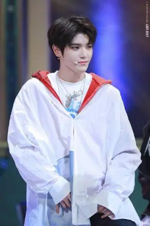 ปกนิยาย What is loveความรักมันคืออะไร? [Taeyong x you ]