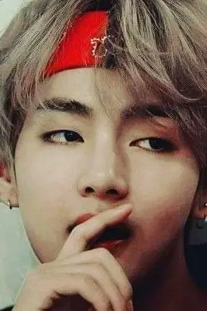 ปกนิยาย {BTS x YOU}(V BTS x YOU) นายขี้เก๊กกับยัยเฮฮา