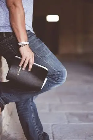 ปกนิยาย เขาคนนั้นที่หัวใจผมตามหา