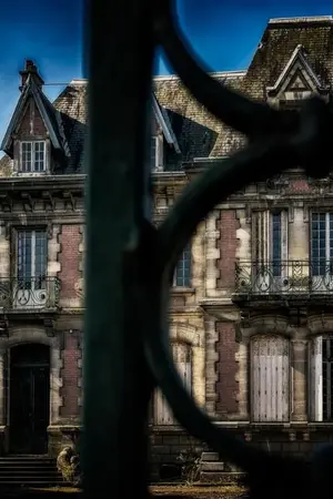 ปกนิยาย ความลับในคฤหาสน์