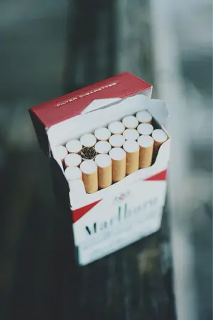 ปกนิยาย Cigarettes บุหรี่ช้ำ ควันรัก