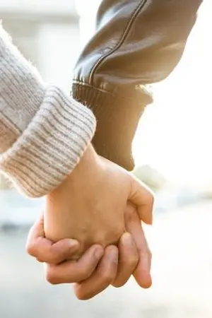 ปกนิยาย จับมือฉัน