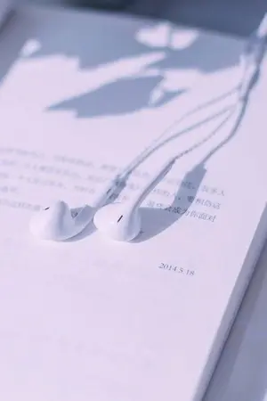 ปกนิยาย รักแต่คงเป็นได้แค่ “เพื่อน”