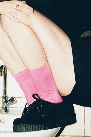 ปกนิยาย WTF!? เกิดใหม่เป็นมือปืนใส่กระโปรง [YAOI]