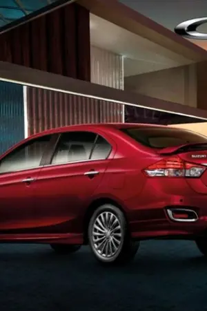 ปกนิยาย แนะนำสั้น ๆ เกี่ยวกับรถยนต์ซูซูกิ