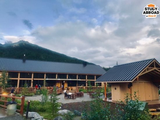 Karstens Public House