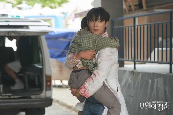 ภาพจากซีรีส์ Youth of May