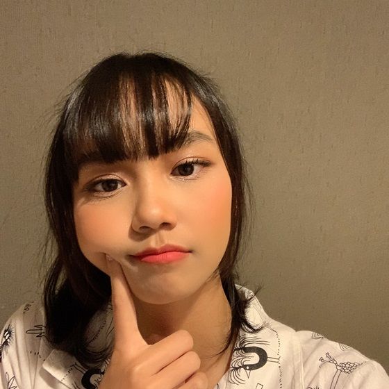 พี่เปี่ยมกับท่าจิ้มแก้ม  ในวันสบายๆ