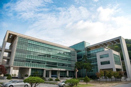 Photo  Credit: https://web.facebook.com/ChongshinUniv 