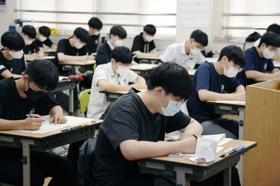 Photo  Credit:  http://www.dynews.co.kr/