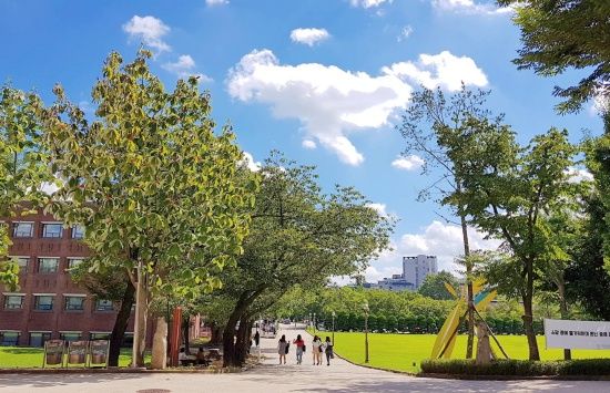 Photo  Credit:  덕성여자대학교 Duksung Women's University