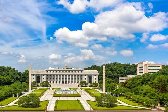 Photo  Credit:  경희대학교 - Kyung Hee University  (Facebook)