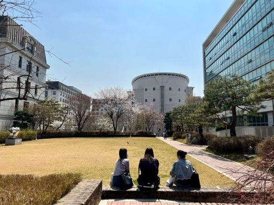 Photo  Credit:  숙명여자대학교 Sookmyung Women's University  (Facebook)