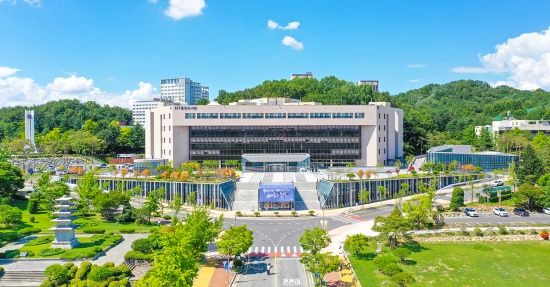 Photo  Credit:  plus.cnu.ac.kr