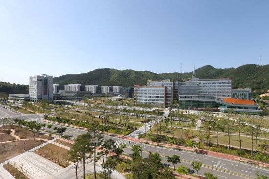 Photo  Credit:  DGIST (Facebook)