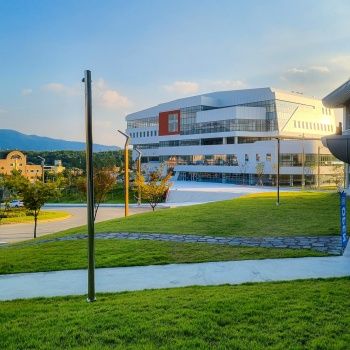 Photo  Credit:  Kangwon National University 江原大学