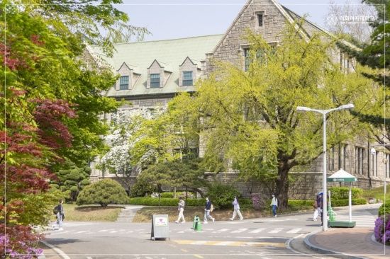 Photo  Credit: www.facebook.com/EwhaWomansUniversity