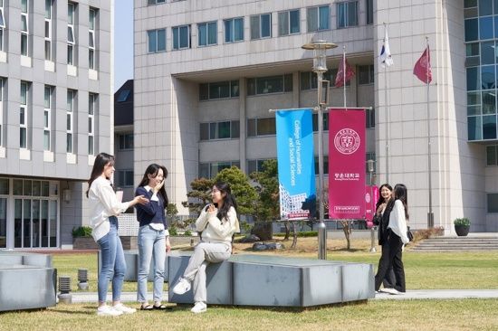 Photo  Credit:  www.kw.ac.kr