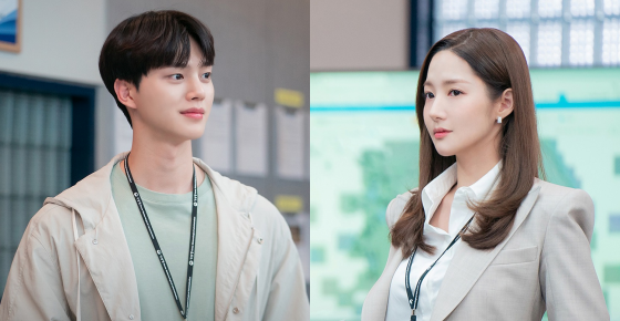 อีชีอู  (รับบทโดย  ซงคัง) และ  จินฮากยอง  (รับบทโดย  พัคมินยอง)