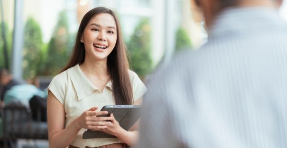 Account Executive (AE)  ควรสื่อสารรู้เรื่อง บริหารงานเป็น แก้ปัญหาเก่ง รับแรงกดดันได้