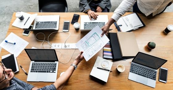 นักพัฒนาแอปพลิเคชัน ควรเป็นผู้ที่ก้าวทันเทคโนโลยีและเรียนรู้สิ่งใหม่ได้อย่างรวดเร็ว