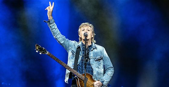 ภาพจาก www.facebook.com/PaulMcCartney