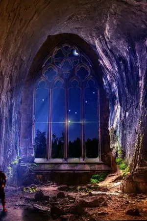 ปกนิยาย I Nís i Marillë Hlarë (เธอผู้อยู่เบื้องหลัง)