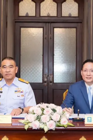 ปกนิยาย “กองทัพเรือ” จับมือ “กรุงไทย”