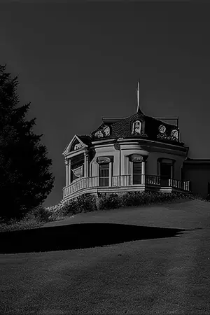 ปกนิยาย บ้านในฝัน กับ ห้องใต้หลังคา