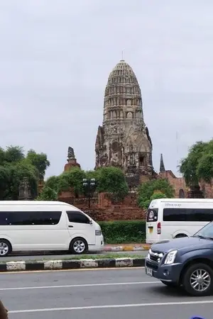 ปกนิยาย เที่ยวอยุธยาหน้าฝน