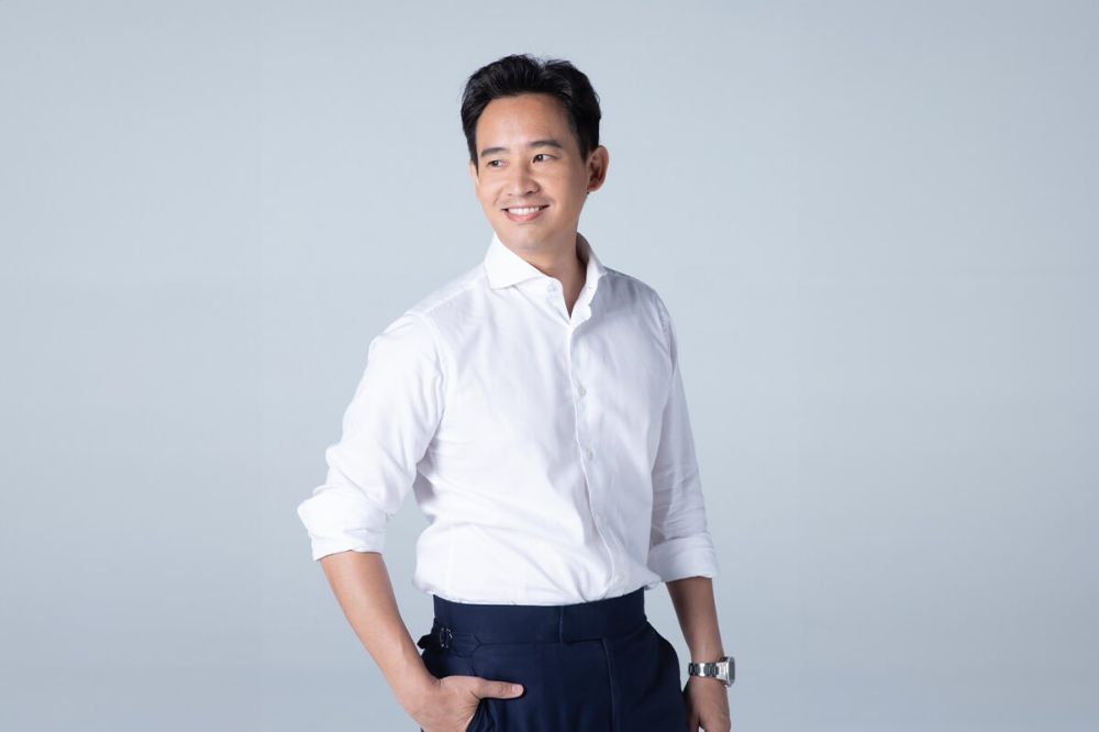 "ทิม พิธา" กับมุมมองด้านการเมืองต่อ "การค้นหาตัวเอง" ของวัยรุ่นในสังคมไทย