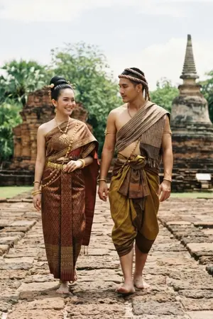 ปกนิยาย ร้อยรักลานศิลา